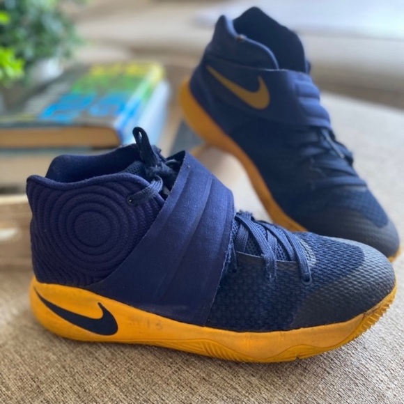 Kyrie 2 Sneakers - Picture 1 of 13